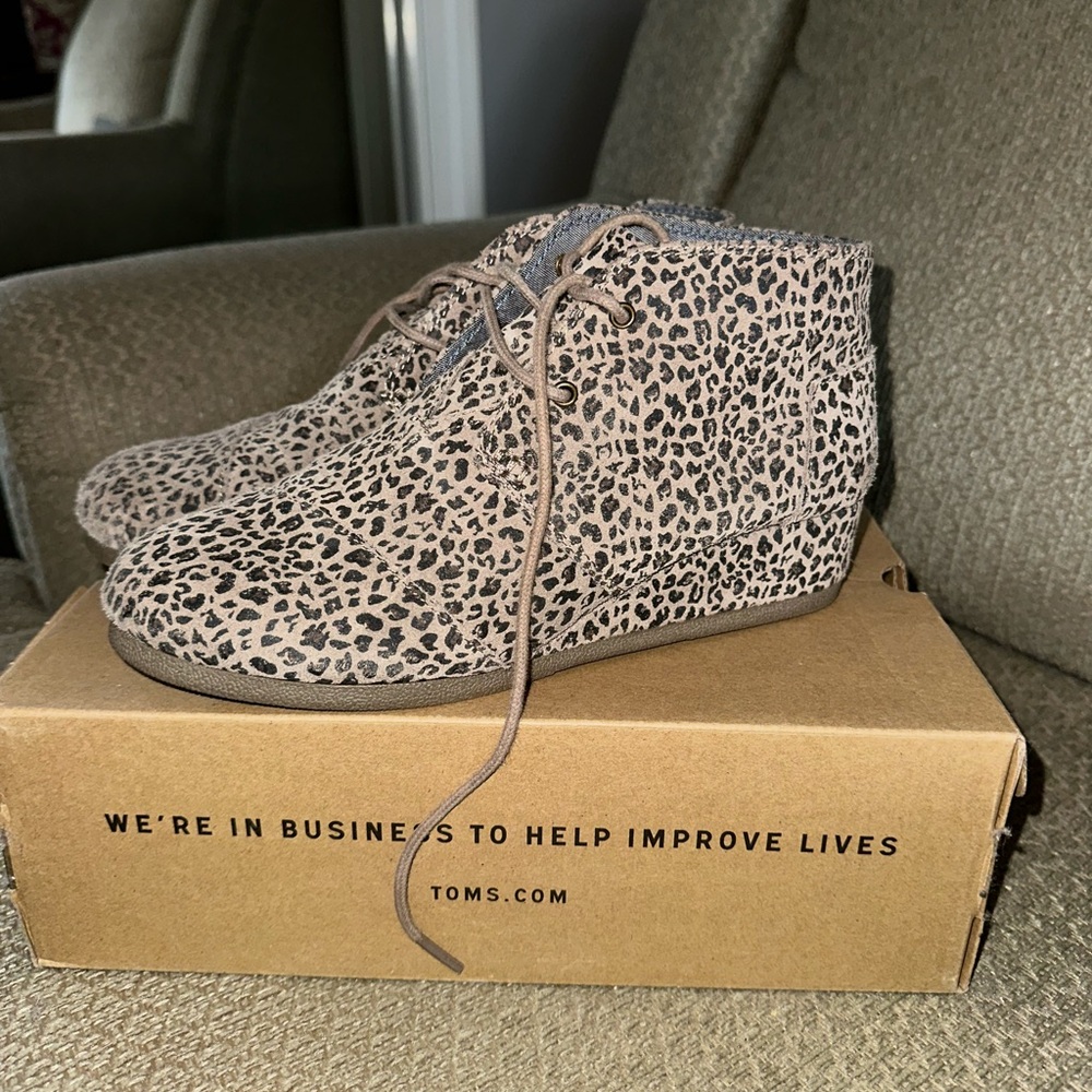 Toms Girls Desert Taupe Cheetah Suede Wedge Shoe
